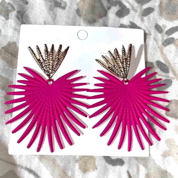 Zara “Radiance” Hot Pink Heart Crown Sunburst Beam Ray Regal Royal Gold Earrings - Picture 13 of 16